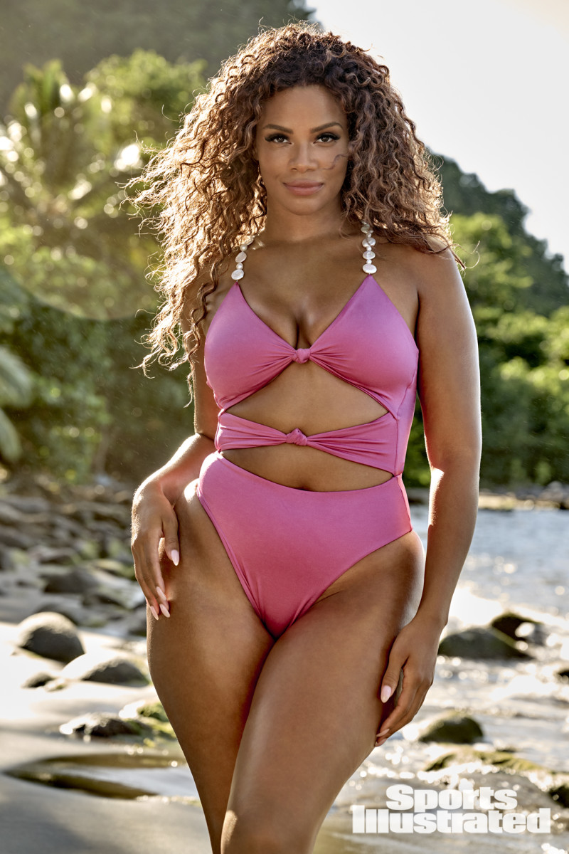 SI2022_Dominica_Kamie_Crawford_07_6440_WMweb